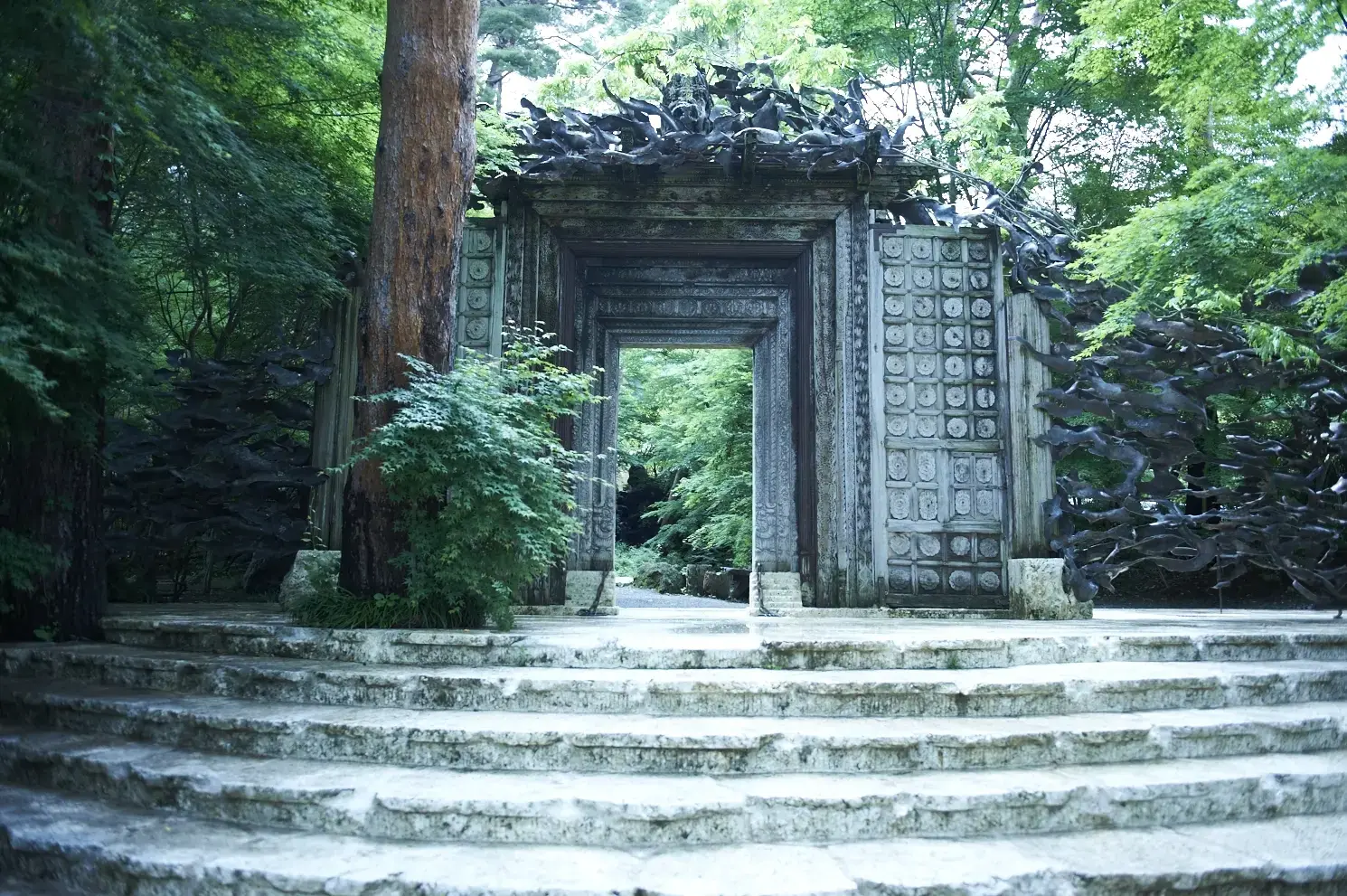 作品、建物、庭園等，完整呈現染色家久保田一竹世界觀的秘境美術館