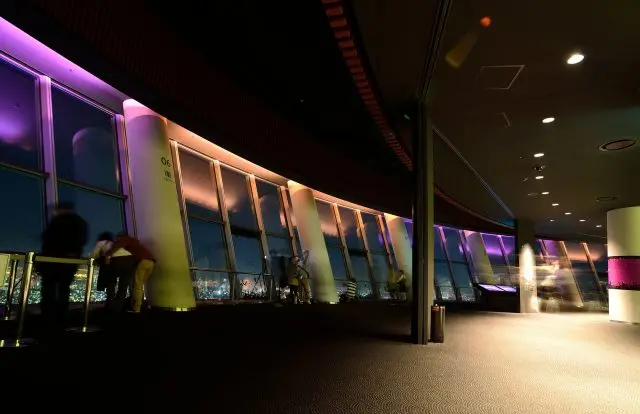 享受利用绝佳视野的各种巧思与休闲设施的天望甲板