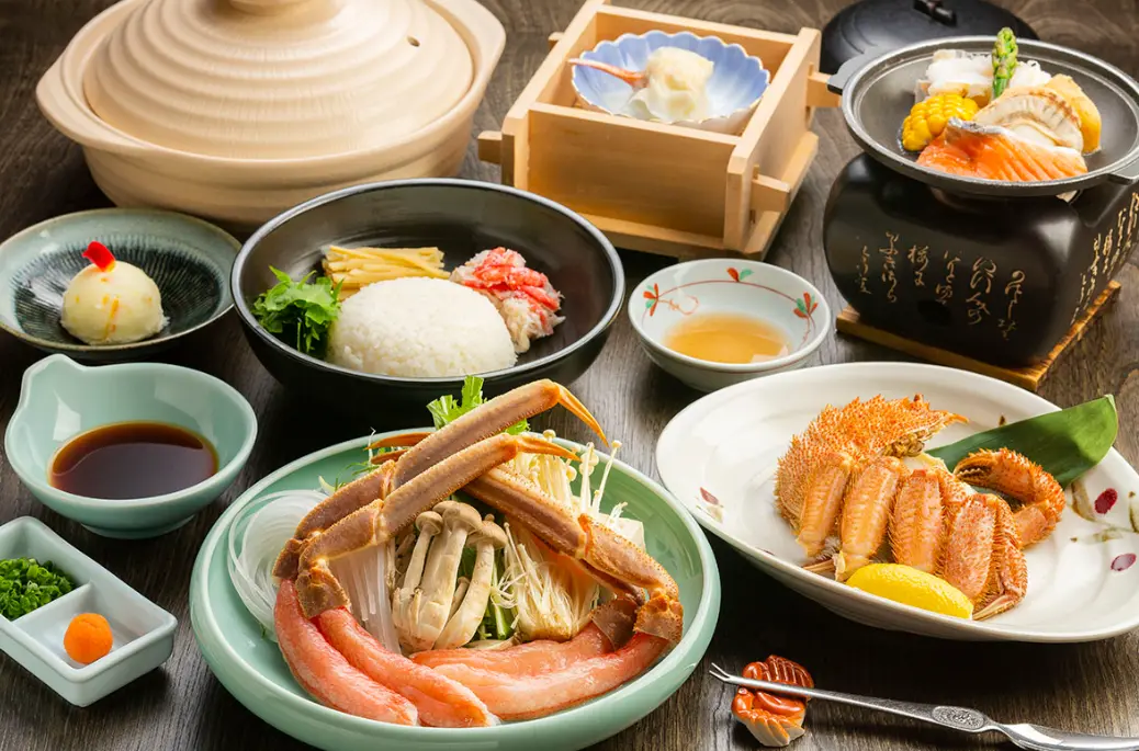 上品な和の個室空間で、贅沢なカニ三昧のコースを