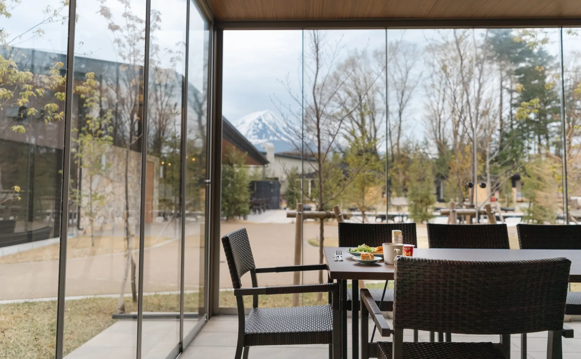 富士山が一望できるラグジュアリーなグランピングリゾート