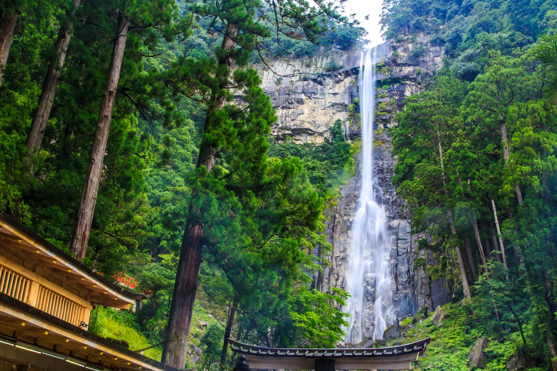 Head to Nachi Falls, one of Japan’s most celebrated waterfalls, measuring 133 m high and 13 m wide, with a 10 m-deep plunge pool