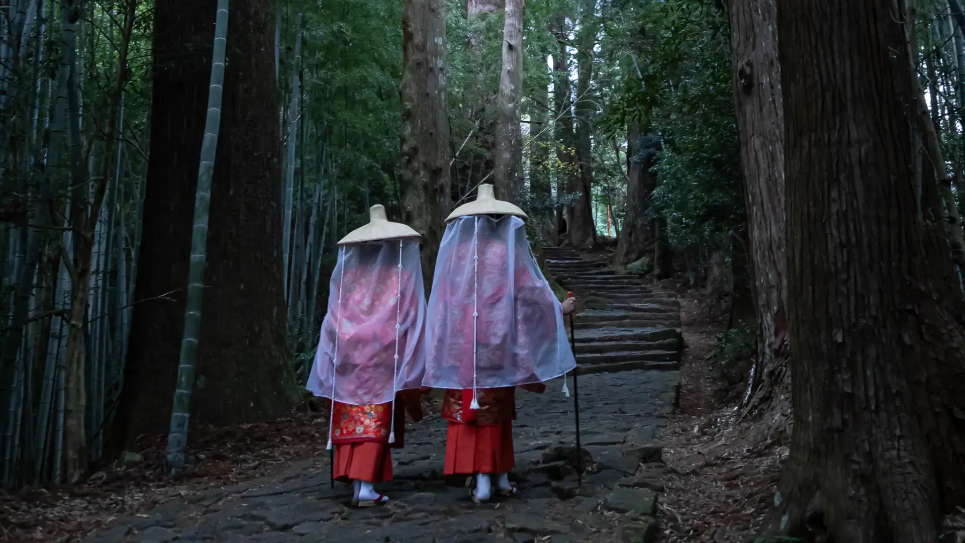 Combine visits to the Kumano Sanzan with a walk along Daimonzaka’s stone-paved path