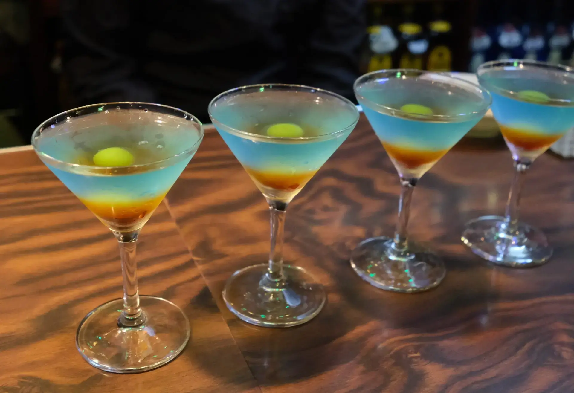 以八戶地名和鄉土藝能命名的特調雞尾酒為賣點的酒吧