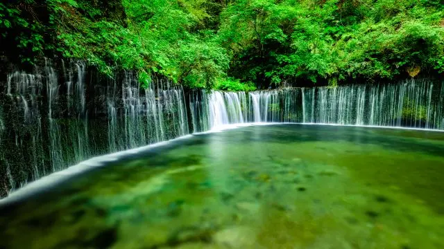 軽井沢を代表する人気観光スポット・白糸の滝観光ガイド
