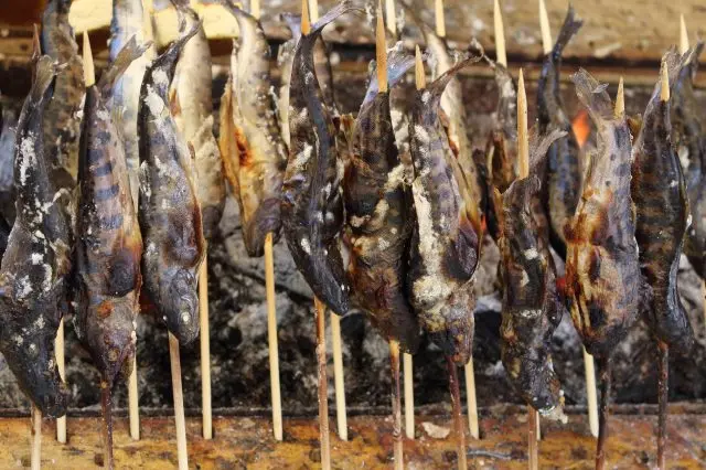 売店一番人気の「岩魚の塩焼き」（写真はイメージです。）