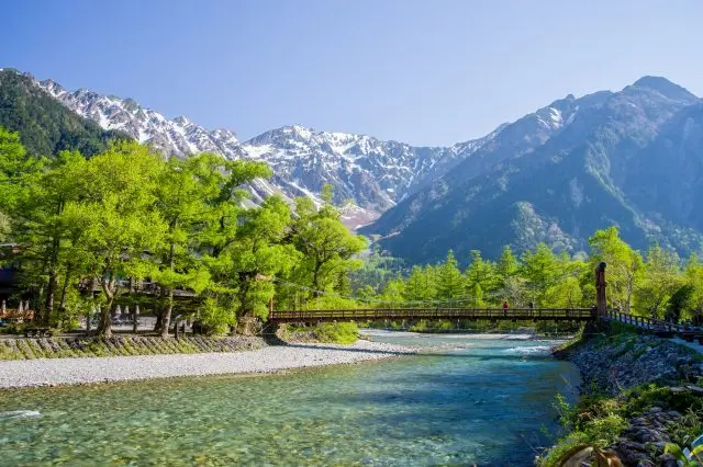 在清新的空气中饱览美丽的自然风光