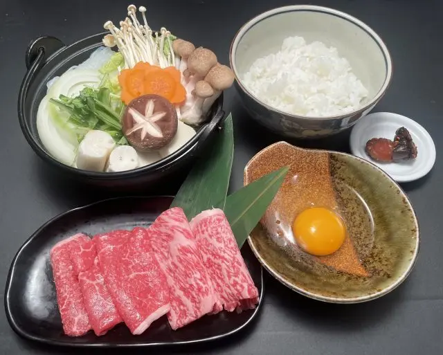 Grab a bite of easy shabu-shabu or sukiyaki at Niitaka, via the Kobe Beef Sukiyaki Set.