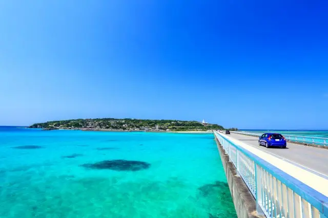 絶景の中を車で走り抜けると気分爽快なので試してみよう