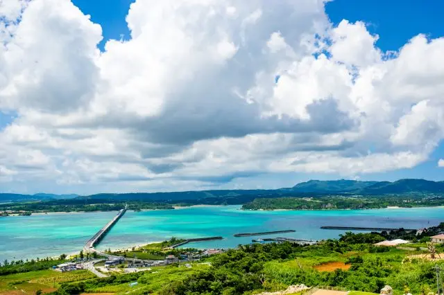古宇利島はもちろん古宇利大橋と屋我地島まで一望できる