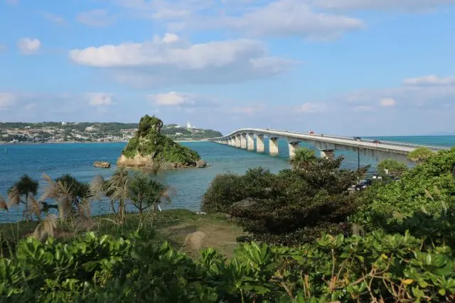 古宇利大橋を一望できるテラスで沖縄グルメを満喫しよう
