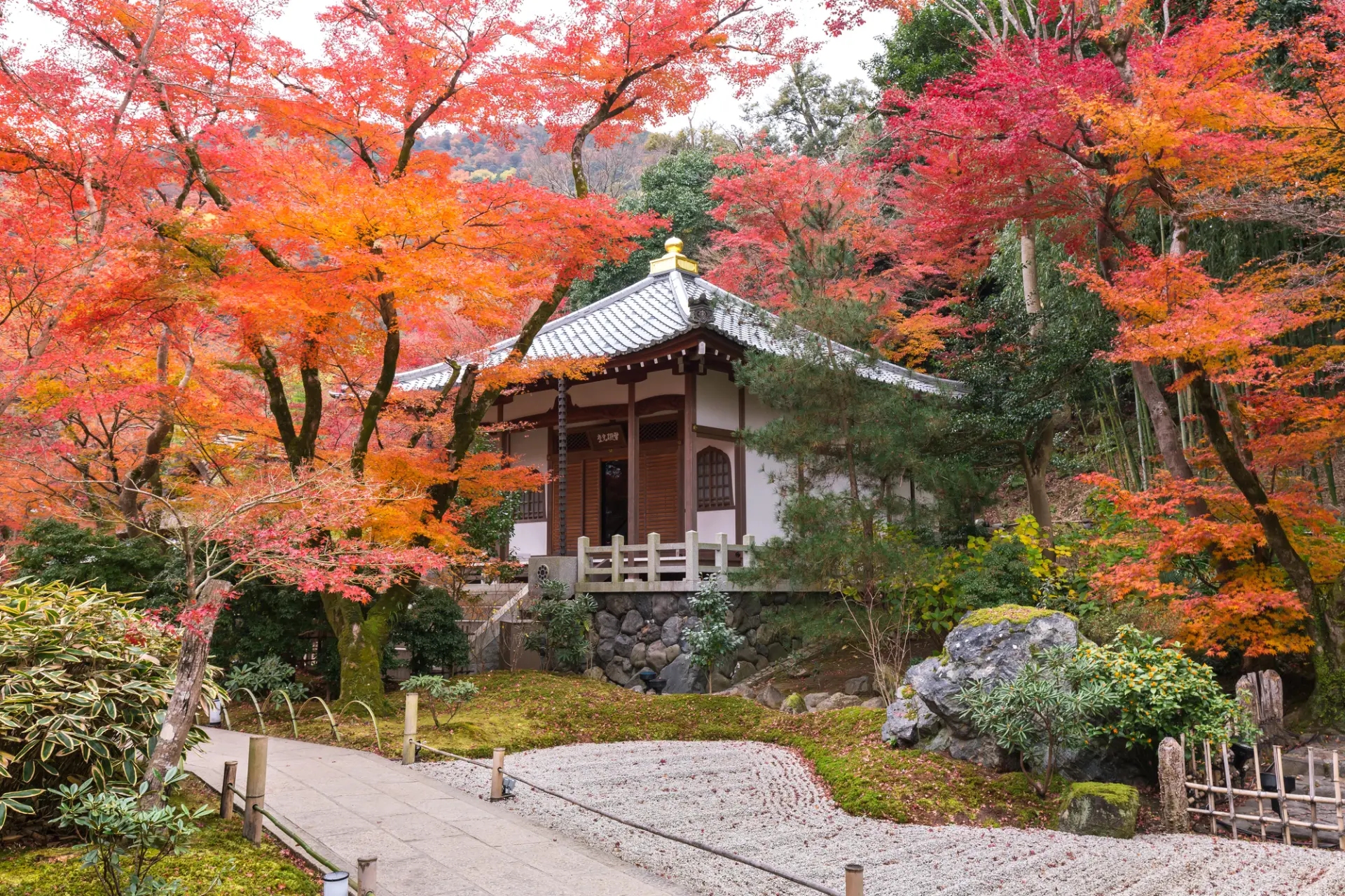 春・秋の年2回のみ公開される天龍寺の塔頭寺院