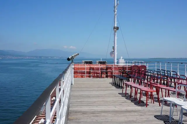 從密西根號空中甲板欣賞琵琶湖的全景景觀