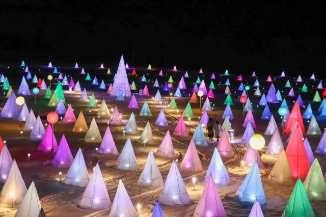 音と光による演出を楽しめる彩凛華