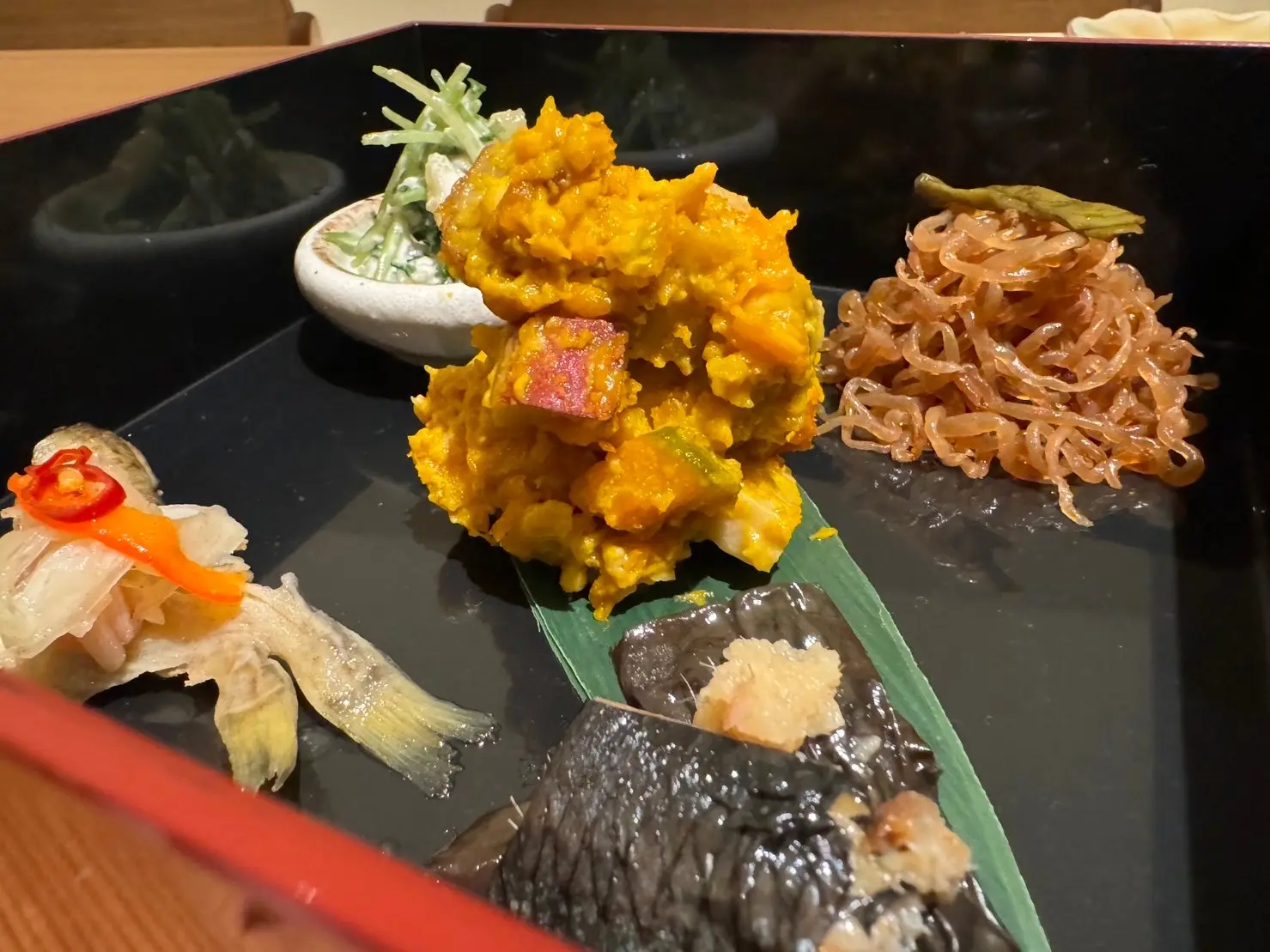 旬素材の天ぷらとおばんざいを気軽に