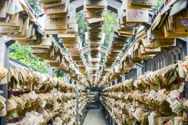 绘马隧道是神社的精彩看点之一