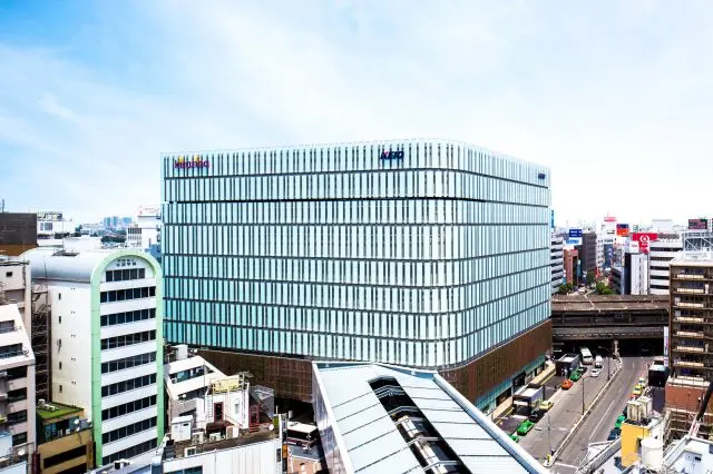 A convenient shopping mall directly connected to Keio and JR Kichijoji Station.