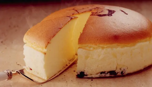 大阪府民無人不知無人不曉，鬆軟蓬柔口感讓人無法抵抗的起司蛋糕