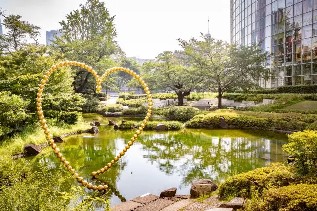 伴随着历史长河，逐渐演变成都会绿洲的日式庭园