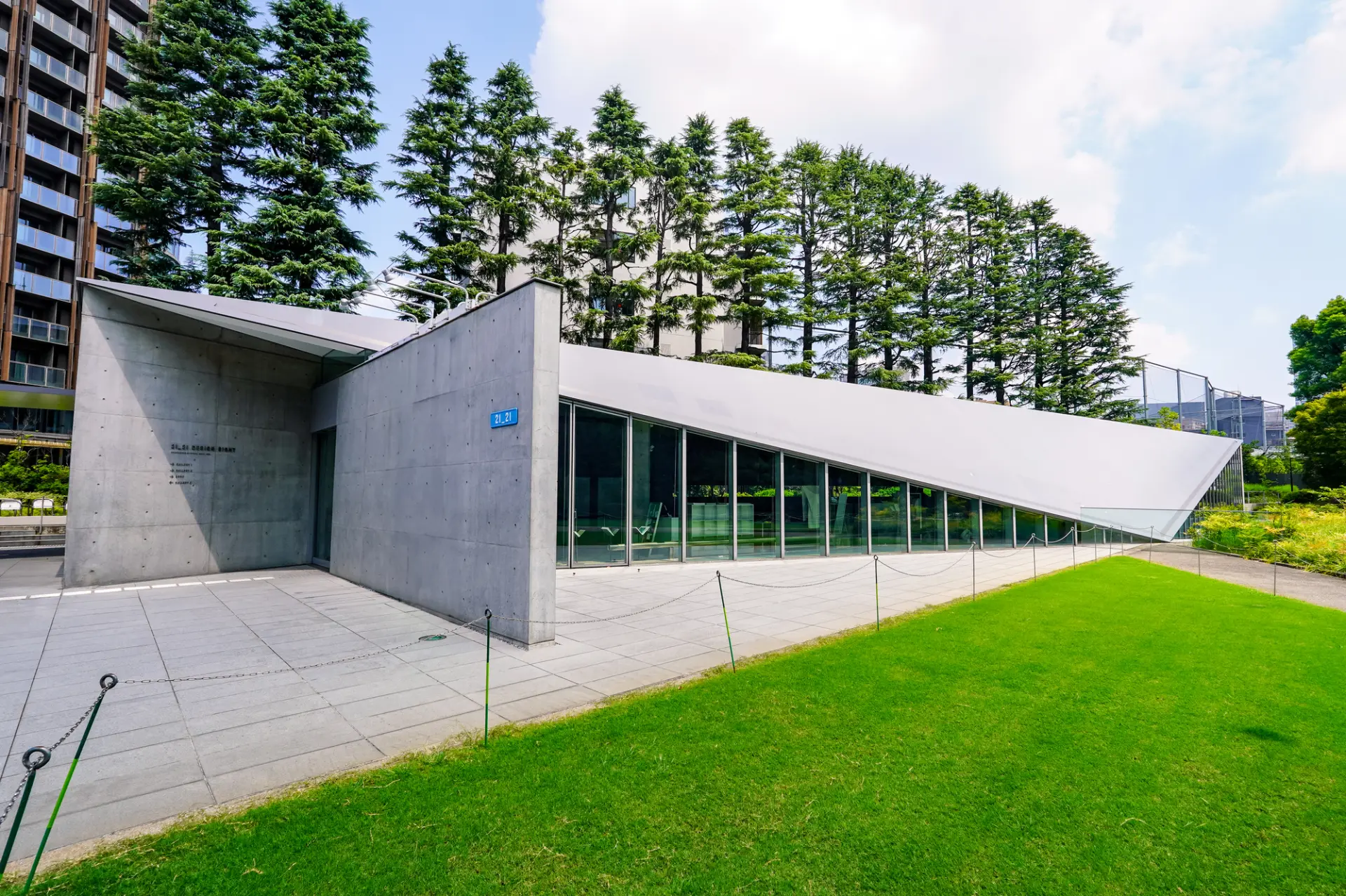 デザインの視点から日常を捉え直し、気づきを促す展示を行うミュージアム