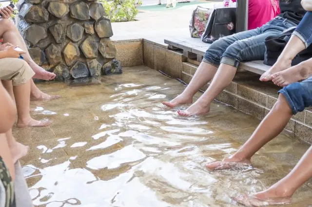 在熱海車站前也能輕鬆體驗足湯