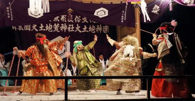 Feast your eyes on Izumo Kagura, the mesmerizing dance for the gods set in Izumo, the land of myth and legend.