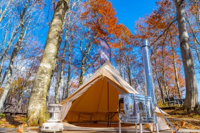 在露营过程中欣赏日本四季各异其趣的独特景观及变化过程