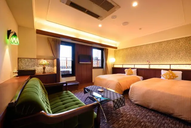 小樽運河からすぐのおもてなしがうれしいノスタルジック温泉ホテル