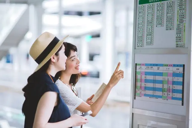 路线和班次众多，但要留意别搭错车唷～！