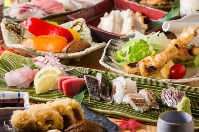 A station-connected mall packed with Hakata specialties, from food and sweets to souvenirs