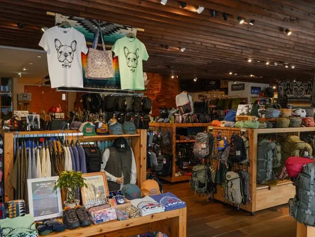 A&F COUNTRY Main Store, located at the site where A&F was founded. The store offers a full lineup of backpacking gear for carrying food, clothing, and shelter on your back.