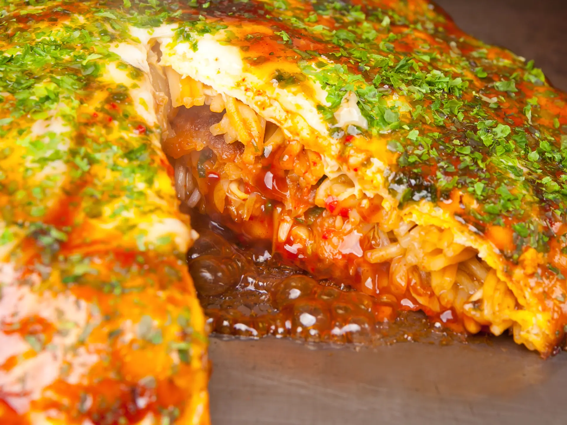 変わらぬ味と温かな接客で愛される老舗広島焼き専門店