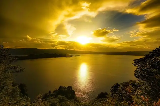 十和田湖的夕陽美景絕對值得一看