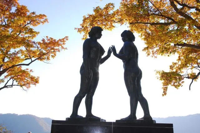 十和田湖的象徵「乙女之像」