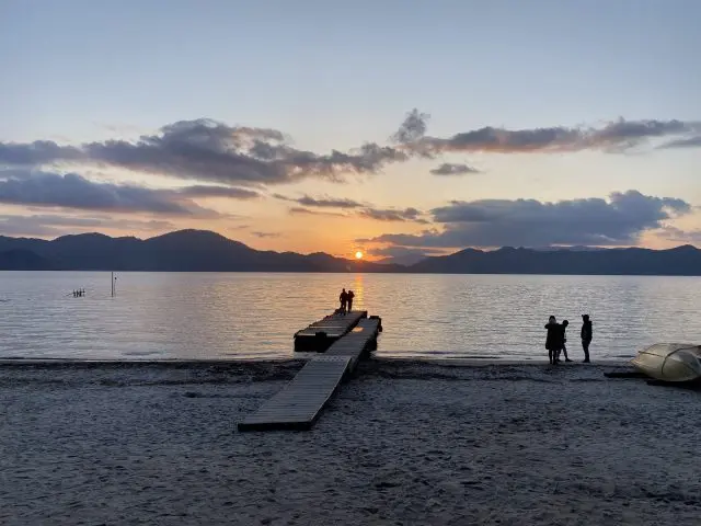 コバルトブルーの湖面が美しい日本一の水深を誇る湖