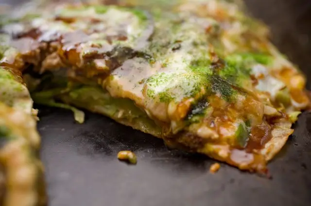 A veteran shop in Dotonbori’s dueling okonomiyaki district that’d been loved for over 75 years.