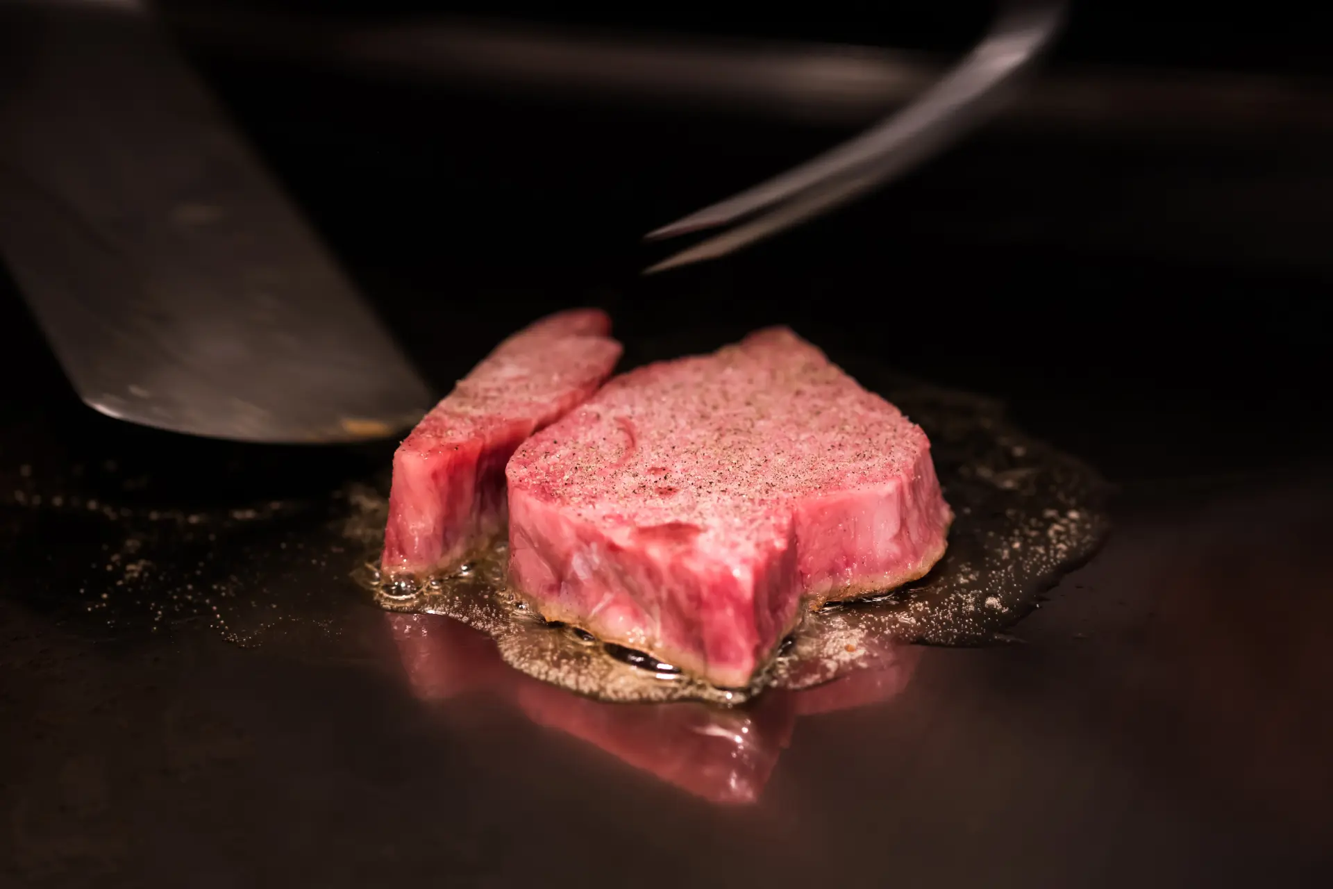 鹿児島の恵みとワインのマリアージュを堪能する肉料理ダイニング