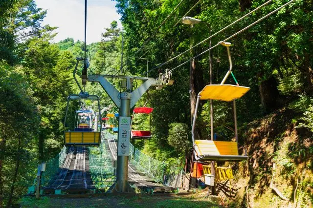 공중 산책을 하고 있는 듯한 상쾌한 기분을 느낄 수 있는 리프트