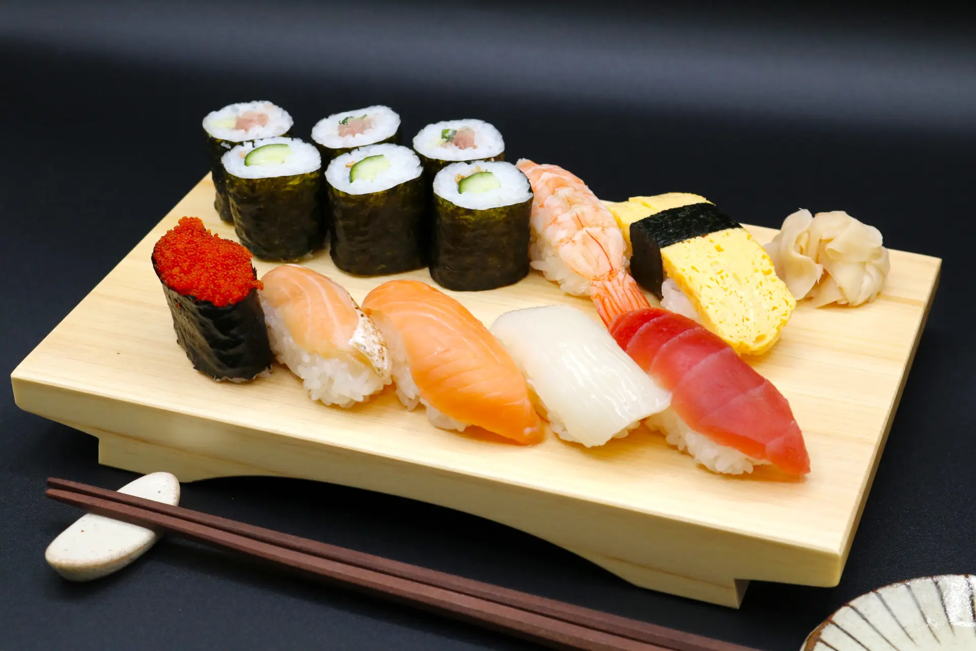 本格的な江戸前鮨を素早く美味しく食べられる「鮨小路京」