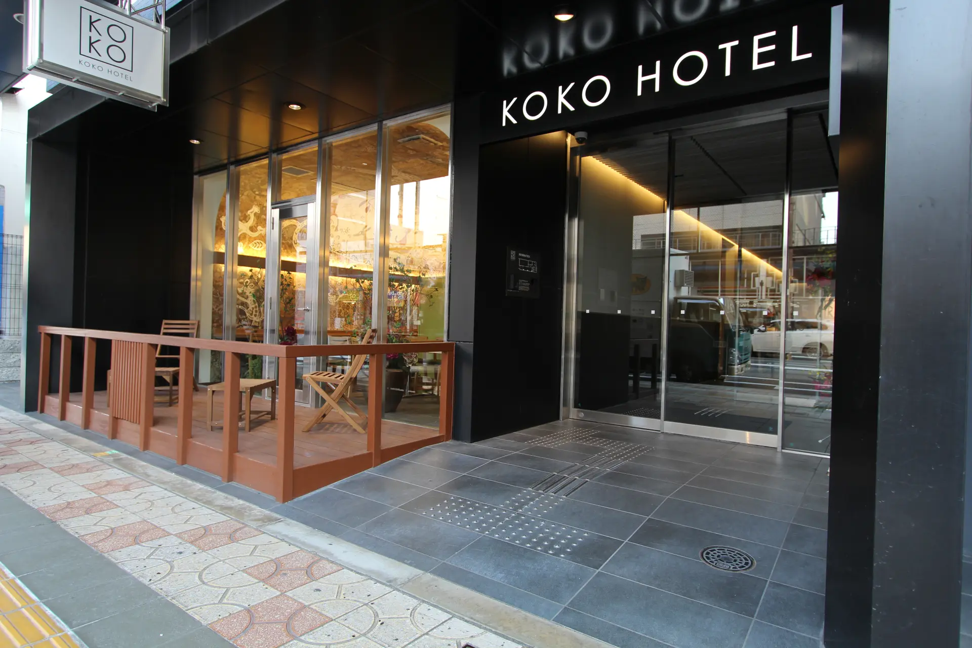 難波・心斎橋方面へも近い、サブカルチャーの中心地に立つホテル