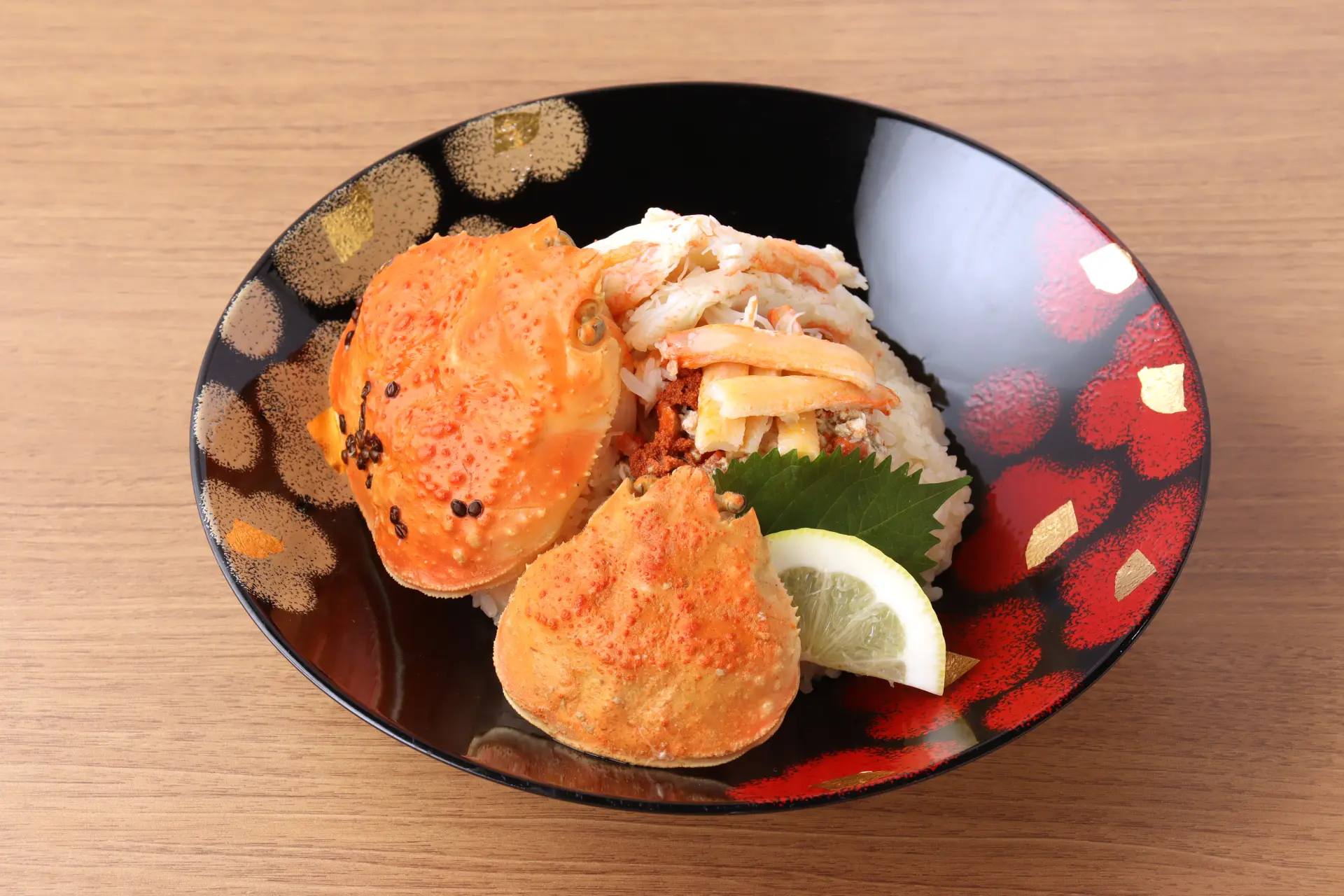 福井の味覚と文化が集う拠点、越前がに丼が自慢の食事処