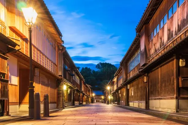 在古色古香的街道上，感受金泽的历史与文化吧～