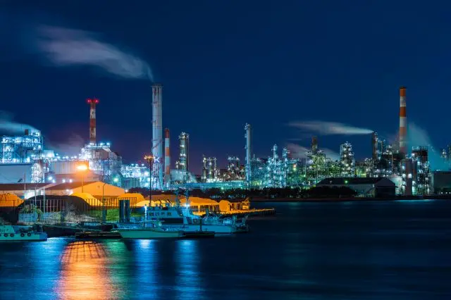 充满梦幻氛围的工厂夜景也是川崎的一大看点