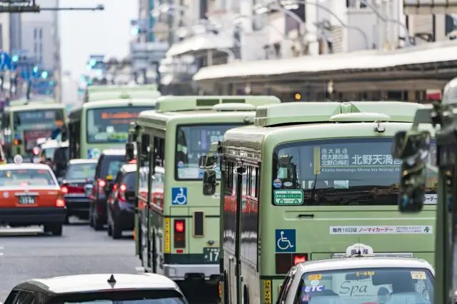 善用巴士和地鐵，舒適且高效地遊覽京都