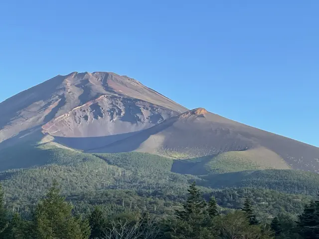 真夏でも低体温症になる可能性があるため、しっかり対策した上で登山しよう