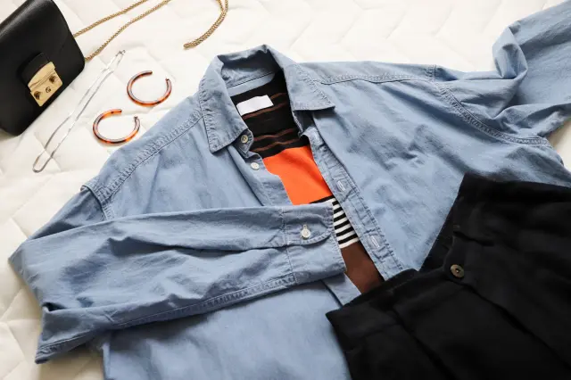 秋天造访日本之际，建议根据天气和温度随时调整服装搭配