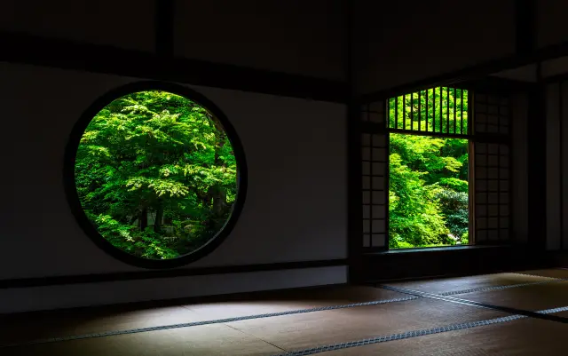 The main hall's "Window of Enlightenment" and "Window of Delusion."
