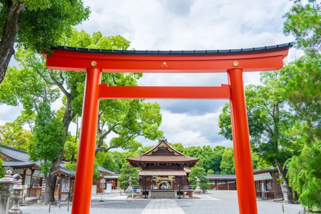 在觀光網站和旅遊雜誌中經常能見到的鳥居