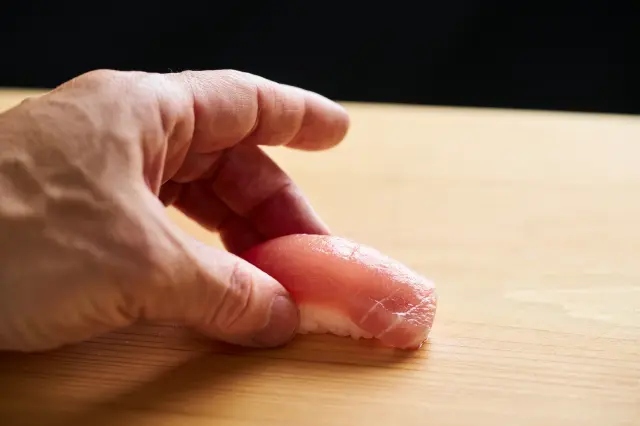 Omakase refers to entrusting the selection of dishes entirely to the chef.