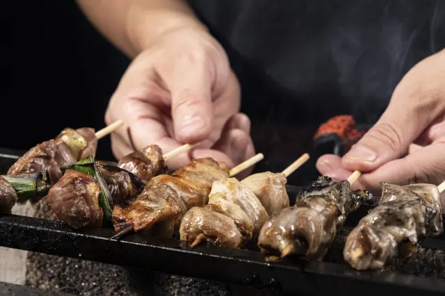 You can also order omakase at places like yakitori restaurants, not just sushi restaurants.