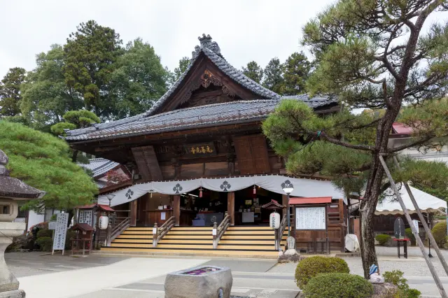 約1,400年の歴史を持つ善光寺